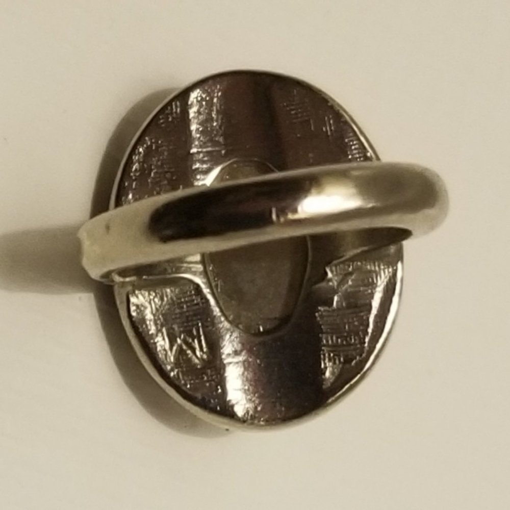 vintage silvertone ring with eerily beautiful gray stone - Picture 5 of 12
